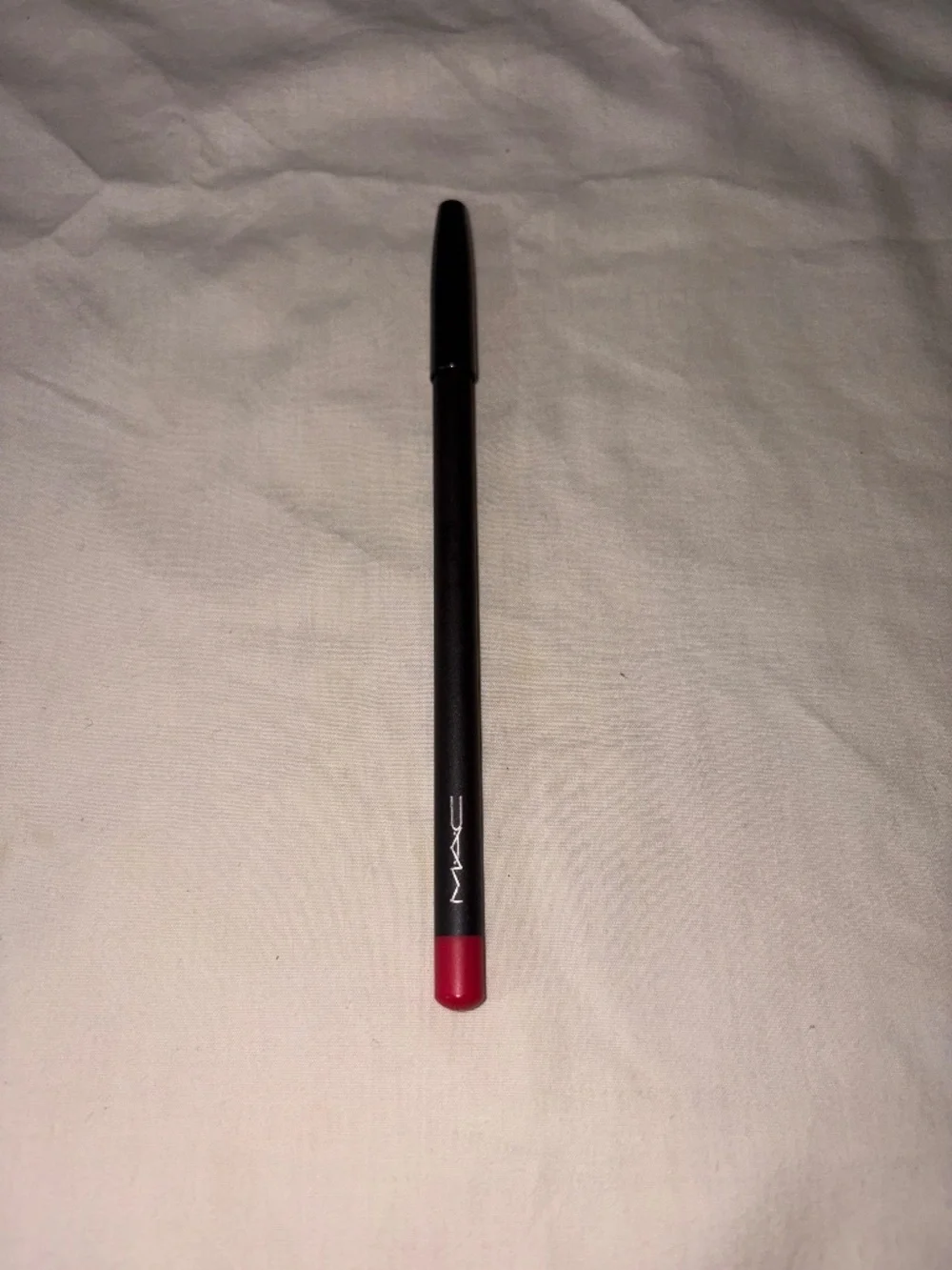 MAC Cosmetics Lip Pencil (Chic Trick)